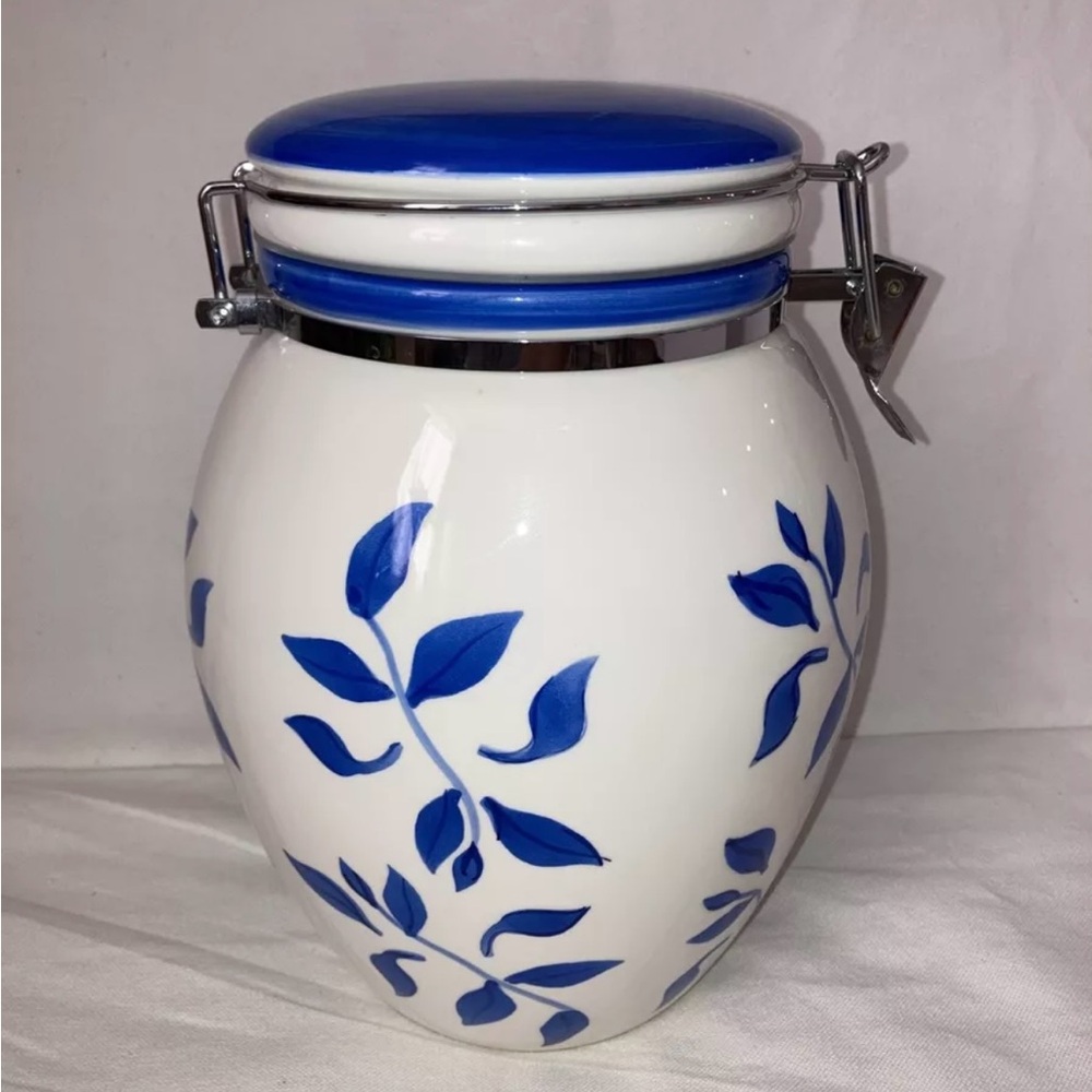Vtg Inspirado Seattle Wa Stonelite Hand Painted Cookie Jar Blue Leaves on White